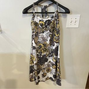 cute dress
built in shelf bra
brand prAna
size small
in good condition